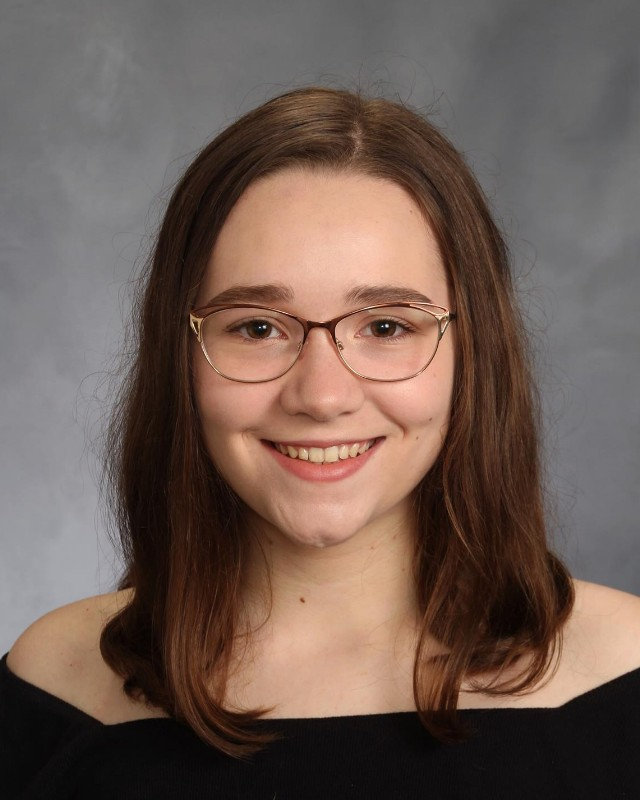 Kendra attended both Mary Frank Elementary and Discovery Middle School.  Kendra’s college plans are to attend Purdue University and then pursue a career as a Veterinarian.  While attending Penn, Kendra’s activities, honors and team memberships included Guitar, Piano, Percussion, Marching Band (Section Leader in Pit), and Orchestra.