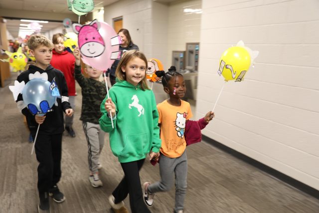 Happy Thanksgiving from all of us at P-H-M! 🧡💛🦃
While the Macy’s Thanksgiving Day Parade is rolling through New York City this morning, some of our P-H-M elementary students hosted parades of their own before break! 🎈
Here’s a look at a few of the celebrations across our schools. #PHMExcellence